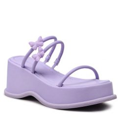 Klapki Jenny Fairy. Fioletowe klapki Jenny Fairy, bez wzorów, bez obcasa. Za 139.99 zł.