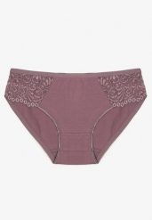 Fioletowe Bawełniane Majtki Figi o Klasycznym Fasonie Venalice. Fioletowe figi Renee, l, z aplikacjami, z bawełny. Za 19.99 zł.