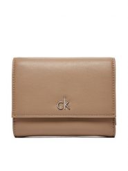 Calvin Klein Mały Portfel Damski Ck Daily Medium Trifold_Pbl K60K612851 Beżowy. Brązowe portfele Calvin Klein, bez wzorów, ze skóry. Za 179.99 zł.