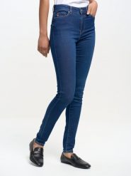 Jeansy damskie skinny z wysokim stanem granatowe Clara 658. Niebieskie jeansy Big Star, l, bez wzorów, z podwyższonym stanem. W wyprzedaży za 229.99 zł.