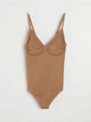 Bezszwowe body na ramiączkach - brązowy. Brązowe body Sinsay, l, bez wzorów. Za 39.99 zł.