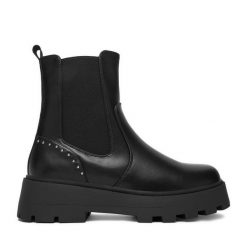 Botki DeeZee. Czarne botki DeeZee, bez wzorów, bez obcasa, na płaskiej podeszwie, bez zapięcia. Za 199.99 zł.