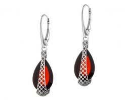 Kolczyki srebrne z bursztynem. Szare kolczyki Apart, z bursztynem, srebrne. Za 399.00 zł.