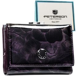 Portfel damski Peterson PTN PS15-09-FDS fioletowy. Fioletowe portfele Peterson, bez wzorów, ze skóry. Za 99.74 zł.