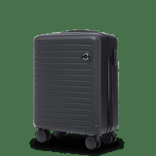 Walizka KABINOWA Wings ABS+ COOT 20" Black. Czarne walizki Wings, bez wzorów. Za 219.00 zł.