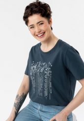 T-shirt z błyszczącym nadrukiem T-SEAR. Białe t-shirty Volcano, l, bez wzorów, z bawełny, bez kołnierzyka, bez ramiączek. Za 59.99 zł.