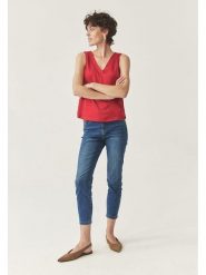 TATUUM Bluzka w kolorze czerwonym rozmiar: 46. Czerwone bluzki Tatuum, bez wzorów, z wiskozy, bez kołnierzyka, bez ramiączek. Za 71.95 zł.