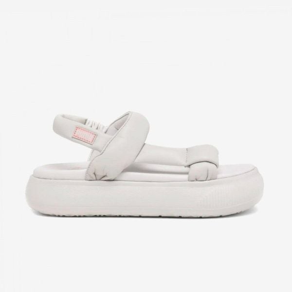 Sandały Puma Mayu Summer skóra jasnoszare. Szare sandały Puma, bez wzorów, z materiału, casualowe, z okrągłym noskiem, bez obcasa, na platformie, bez zapięcia. Za 239.75 zł.