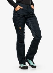 Spodnie damskie Fjallraven Kaipak Trousers Curved. Niebieskie spodnie narciarskie Fjällräven, s, bez wzorów, z bawełny, trekkingowe. Za 724.89 zł.