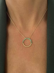 DI GIORGIO Pozłacany naszyjnik z elementem ozdobnym - dł. 40 cm rozmiar: onesize. Zielone naszyjniki DI GIORGIO, z cyrkonią, pozłacane. Za 121.99 zł.