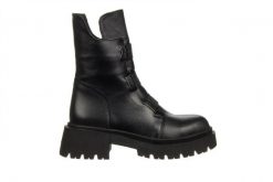 Botki Bayla-161 205 1504 01 Black 161648, Czarny, Skóra naturalna - 40. Czarne botki Bayla, na zimę, bez wzorów, z gumy, bez obcasa, bez zapięcia. W wyprzedaży za 359.10 zł.