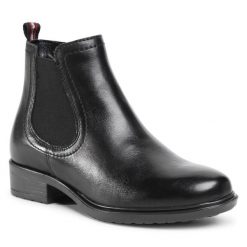 Botki Lasocki. Czarne botki Lasocki, bez wzorów, bez obcasa, na płaskiej podeszwie, bez zapięcia. Za 102.99 zł.