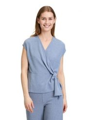 CARTOON Koszulka w kolorze błękitnym rozmiar: 36. Niebieskie bluzki Cartoon, bez wzorów, bez kołnierzyka, bez ramiączek. Za 104.99 zł.