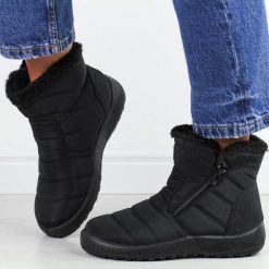 Czarne zimowe wodoodporne śniegowce damskie Jezzi 74853. Czarne trapery i śniegowce Jezzi, z jeansu. W wyprzedaży za 128.14 zł.