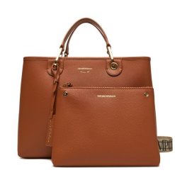 Torebka Emporio Armani. Brązowe torebki klasyczne Emporio Armani, bez wzorów, bez dodatków. Za 1,359.00 zł.
