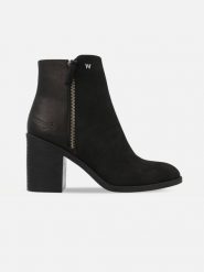 Wrangler Botki "Abigail" w kolorze czarnym rozmiar: 40. Czarne botki Wrangler, bez wzorów, bez obcasa, bez zapięcia. Za 234.95 zł.
