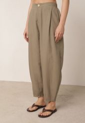 Zielone Spodnie Haremki Casual z Wiskozy z Wysokim Stanem Kalesilea. Zielone spodnie materiałowe Born2be, na co dzień, l, bez wzorów, z jeansu, z podwyższonym stanem. Za 79.99 zł.