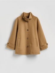 Płaszcz handmade z wełną - beżowy. Brązowe płaszcze Reserved, l, bez wzorów, z tkaniny, bez kaptura. Za 459.99 zł.