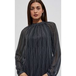 Koszula ze stójką. Czerwone koszule MOODO, l, bez wzorów, z poliesteru, bez kołnierzyka, bez ramiączek. W wyprzedaży za 35.99 zł.