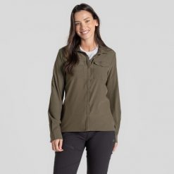 Koszula podróżnicza damska Craghoppers NosiLife Pro LS Shirt V. Zielone koszule Craghoppers, bez wzorów, casualowe, bez kołnierzyka, bez ramiączek. Za 398.99 zł.