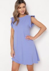 Fioletowa Letnia Sukienka Bawełniana z Falbankami Wokół Ramion Sasare. Fioletowe sukienki Born2be, na lato, l, bez wzorów, z bawełny, bez kołnierzyka, bez ramiączek, mini, trapezowe. Za 44.99 zł.