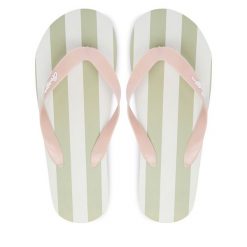 Japonki Guess. Czerwone klapki Guess, z aplikacjami, bez obcasa. Za 69.99 zł.