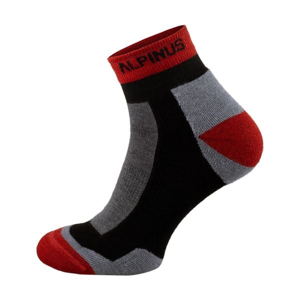 Skarpety trekkingowe Alpinus Sveg Low Merino. Czarne skarpety Alpinus, bez wzorów, z materiału. Za 45.00 zł.