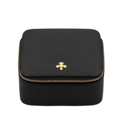 Szkatułka w kolorze czarnym. Czarne torebki klasyczne Lilou, bez wzorów, ze skóry, bez dodatków. Za 349.00 zł.