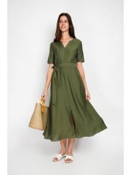 ASSUILI Sukienka w kolorze zielonym rozmiar: 40. Zielone sukienki Assuili, bez wzorów, z tkaniny, bez kołnierzyka, bez ramiączek, midi. Za 130.99 zł.