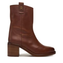 Botki Tommy Hilfiger. Brązowe botki TOMMY HILFIGER, bez wzorów, bez obcasa, na słupku, bez zapięcia. Za 999.99 zł.