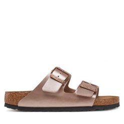 Klapki Birkenstock. Czerwone klapki Birkenstock, bez wzorów, bez obcasa. Za 379.99 zł.