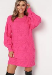 Fuksjowy Oversizowy Sweter o Długim Kroju z Ozdobnym Splotem Sapodis. Czerwone swetry Born2be, bez wzorów, ze splotem, bez ramiączek. Za 99.99 zł.