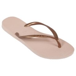 Japonki damskie Havaianas Slim. Czerwone klapki Havaianas, bez wzorów, z kauczuku, bez obcasa. W wyprzedaży za 99.99 zł.