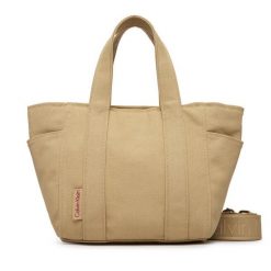 Torebka Calvin Klein. Brązowe torebki klasyczne Calvin Klein, bez wzorów, bez dodatków. Za 489.99 zł.