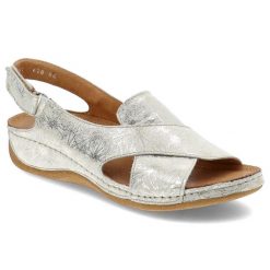 Srebrne Sandały Pollonus Eleganckie Obuwie Damskie. Szare sandały Pollonus, z aplikacjami, z jeansu, eleganckie, bez obcasa, na koturnie, bez zapięcia. Za 209.00 zł.