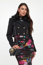 Żakiet damski z futerkiem VERSACE JEANS COUTURE. Marynarki i żakiety Versace Jeans Couture, bez wzorów, z jeansu. Za 2,509.00 zł.