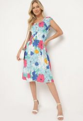 Jasnoniebieska Bawełniana Sukienka o Rozkloszowanym Kroju z Gumką w Talii w Kwiatowy Wzór Rishta. Niebieskie sukienki Born2be, na lato, l, bez wzorów, z bawełny, bez kołnierzyka, bez ramiączek, midi, rozkloszowane. Za 49.99 zł.