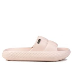 Klapki damskie sportowe Lee MAYA SLIDER WOMEN LOW. Czerwone klapki Lee, bez wzorów, z materiału, bez obcasa. Za 89.00 zł.