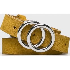 Pieces - Pasek skórzany. Paski Pieces, bez wzorów, z materiału. W wyprzedaży za 39.90 zł.