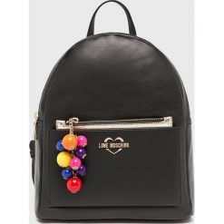 Love Moschino - Plecak. Czarne plecaki Love Moschino, bez wzorów, z materiału. W wyprzedaży za 629.90 zł.