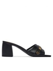 Guess Klapki FLJGAU ELE03 Czarny. Czarne klapki Guess, z aplikacjami, ze skóry, bez obcasa. Za 549.99 zł.