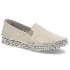 Beżowe Półbuty Maciejka Damskie Skórzane Modne Buty. Brązowe czółenka Maciejka, bez wzorów, ze skóry, bez obcasa, na koturnie, bez zapięcia. Za 288.99 zł.