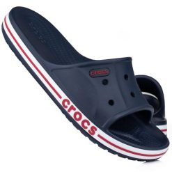 Klapki sportowe na basen Crocs CROCBAND. Białe klapki Crocs, bez wzorów, bez obcasa. W wyprzedaży za 139.00 zł.