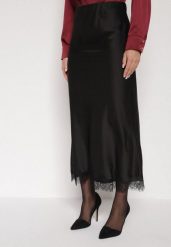 Czarna Satynowa Spódnica z Koronkowym Zdobieniem Silfera. Czarne spódnice Born2be, na co dzień, l, z aplikacjami, z koronki, klasyczne, maxi, dopasowane. Za 119.99 zł.