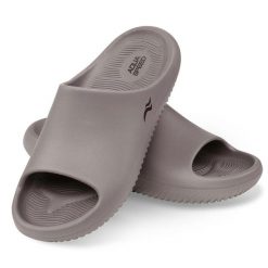 Klapki basenowe Aqua Speed Toledo. Brązowe klapki Aqua-Speed, bez wzorów, bez obcasa. Za 59.99 zł.