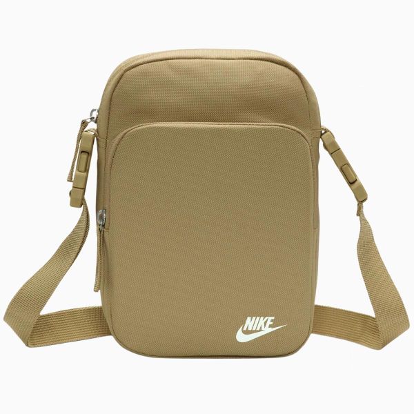 Saszetka na ramię Nike Nk Heritage Crossbody. Brązowe torby na ramię Nike, bez wzorów, sportowe, na ramię, bez dodatków. Za 110.99 zł.