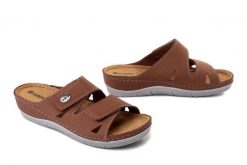 Inblu OE-1GU 021 camel, klapki damskie. Brązowe klapki Inblu, bez wzorów, ze skóry, bez obcasa, na koturnie. Za 125.90 zł.