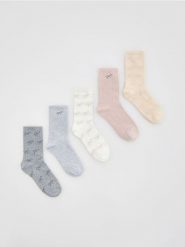 Wzorzyste skarpetki 5 pack - jasnoszary. Szare skarpety Reserved, bez wzorów. Za 49.99 zł.
