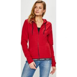 Tommy Hilfiger - Bluza. Czerwone bluzy TOMMY HILFIGER, l, bez wzorów, z bawełny, z kapturem. W wyprzedaży za 299.90 zł.