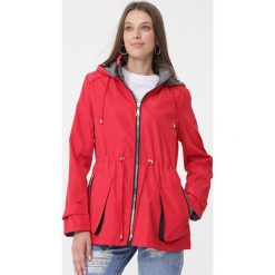 Czerwona Dwustronna Kurtka Perusal. Czerwone kurtki Born2be, xl, bez wzorów. Za 159.99 zł.